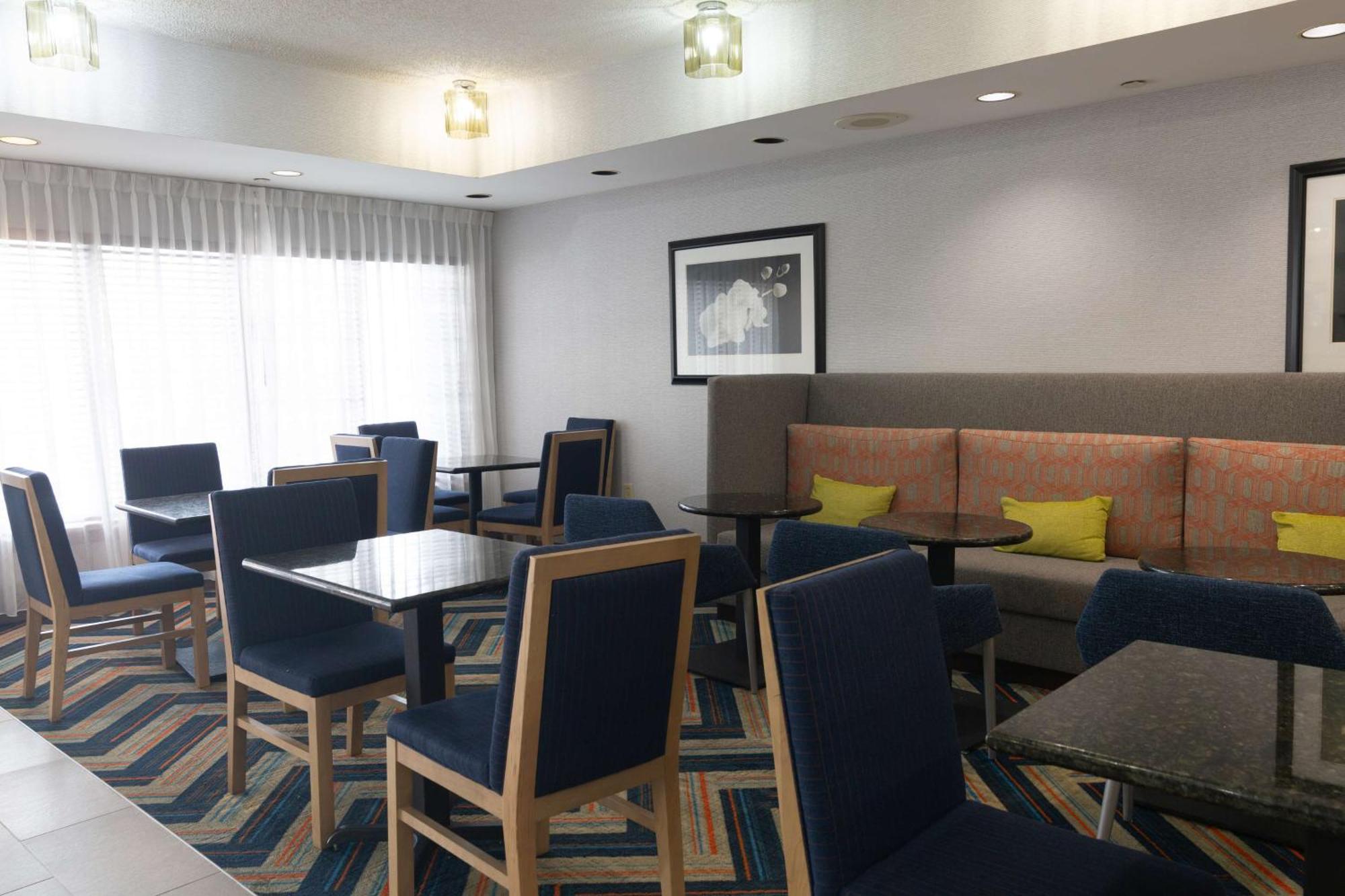 Hampton Inn Atlanta/פיצ'טרי סיטי מראה חיצוני תמונה