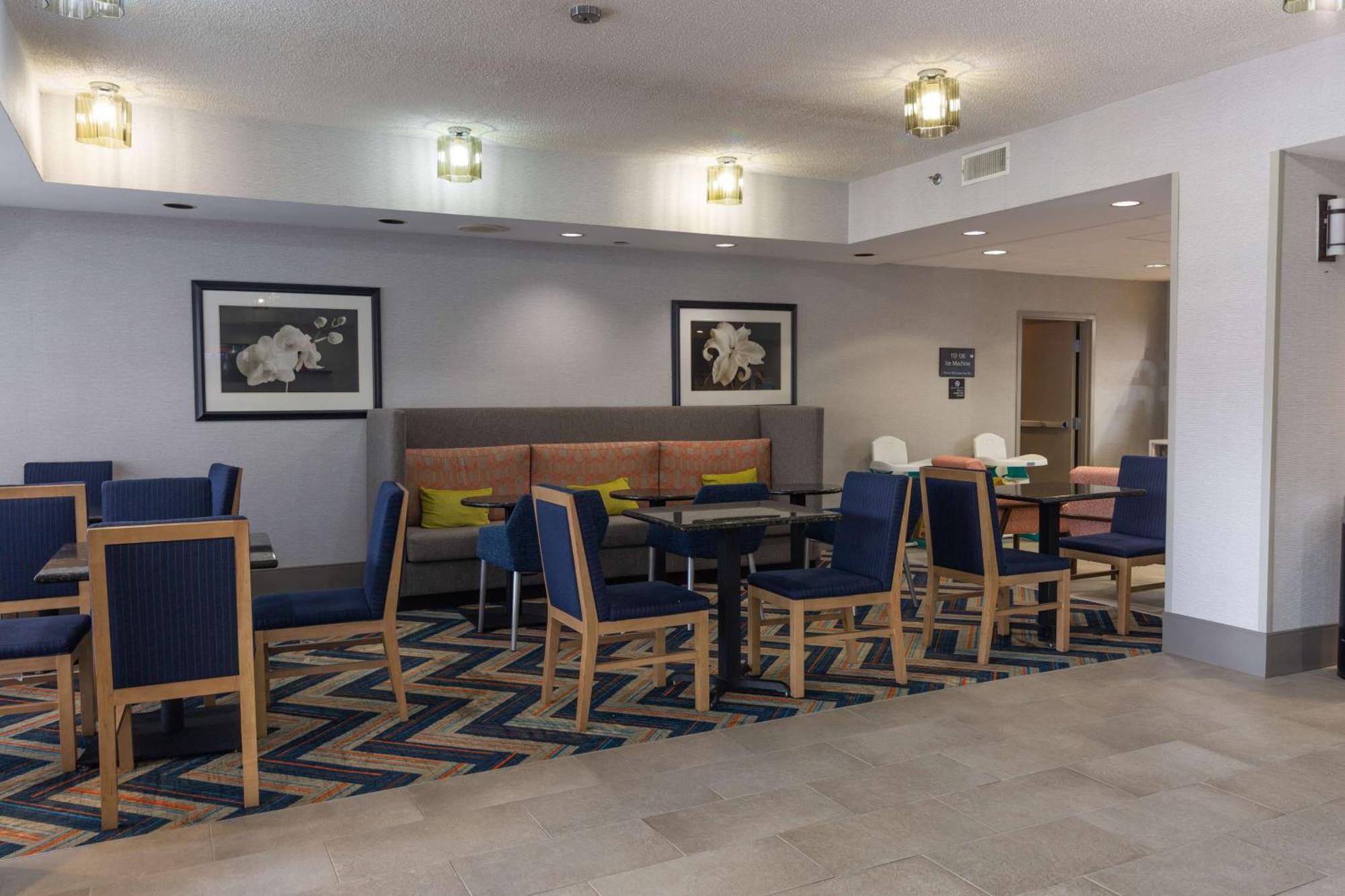 Hampton Inn Atlanta/פיצ'טרי סיטי מראה חיצוני תמונה